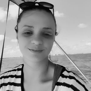 Meet your Posher, Reana